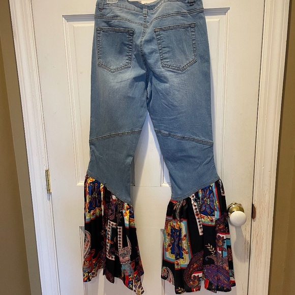 Gemma & Jane jeans with colorful bell bottoms Size 4 - Picture 2 of 4